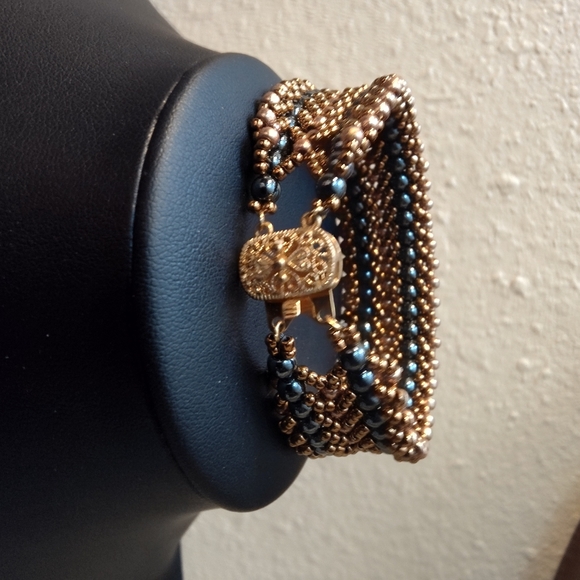 design by Sagerube Jewelry - Bracelet